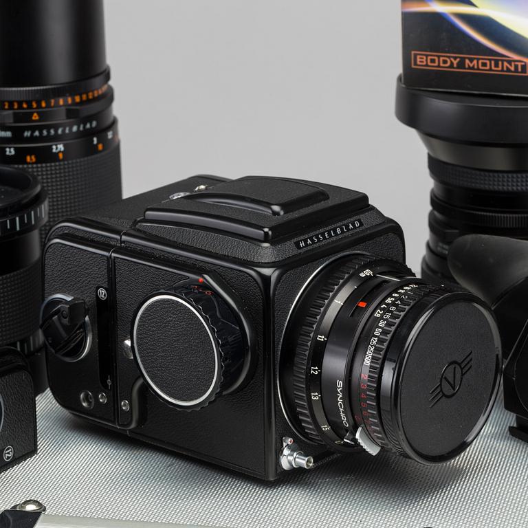 HASSELBLAD, a camera with equipment, modell nr 500C/M,