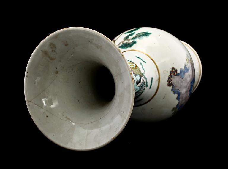 VAS, porslin, Kina, 1800-tal.
