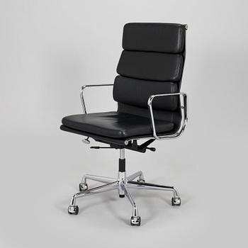 Charles & Ray Eames, A 21st Century "Soft Pad Chair EA 219, high backrest" office chair, Vitra.