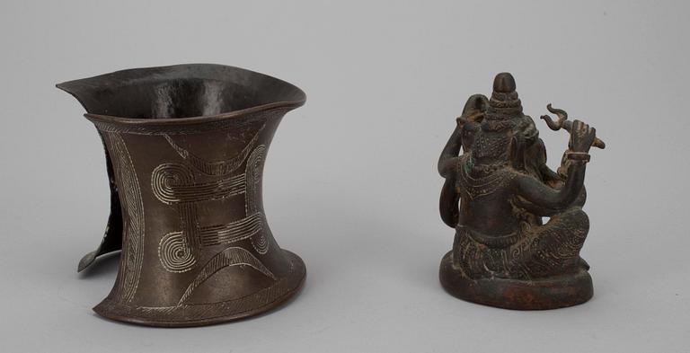 A SCULPTURE, god Ganesha, India 20th century. BRACELET, bronze, Africa, 20th century.