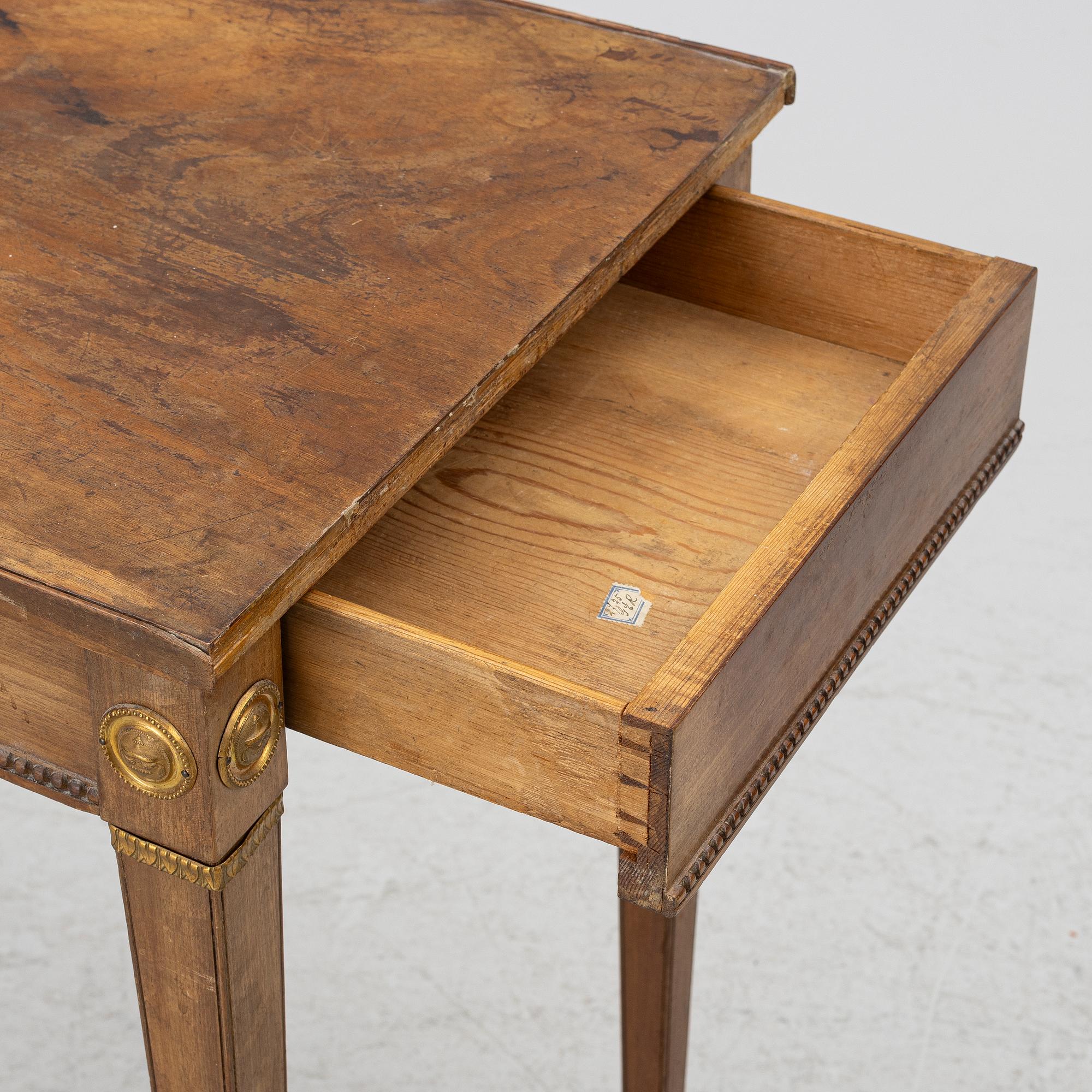 A late Gustavian table, circa 1800.