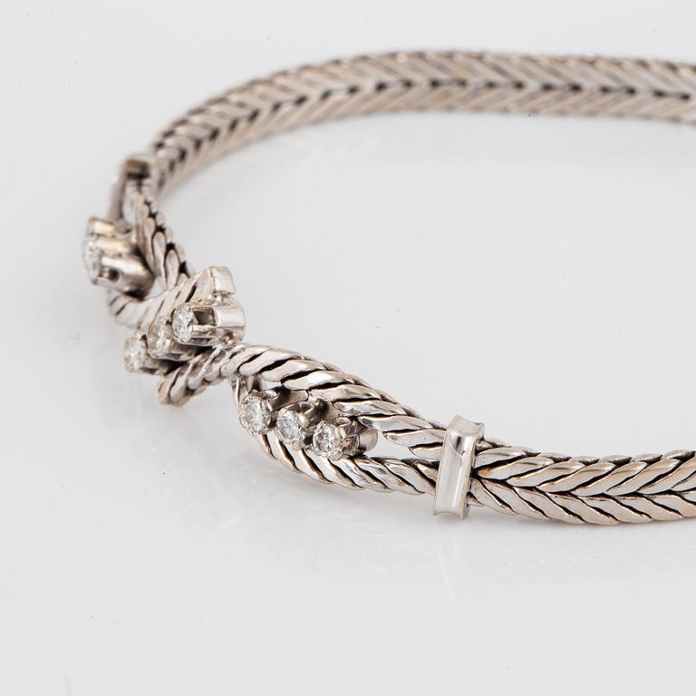 ARMBAND, med briljantslipade diamanter totalt 0.55 ct, importstämplat.