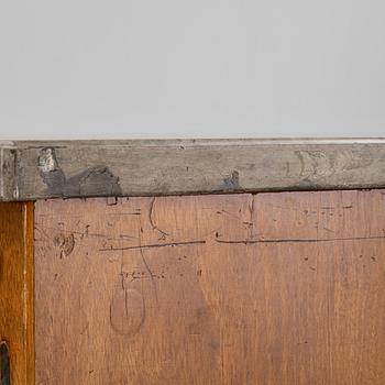 Chest of drawers, Gustavian style, first half of the 19th century.