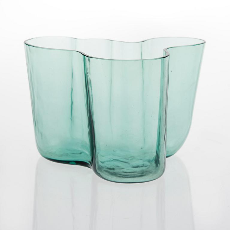 ALVAR AALTO, VASE. Savoy. Karhula, 1930s.