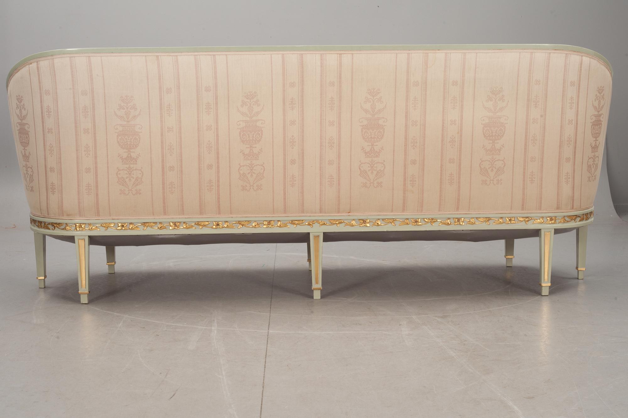 SOFFA, Carl Malmsten, ritad till Liljevalchs utställning 1928, tillverkad av NK.