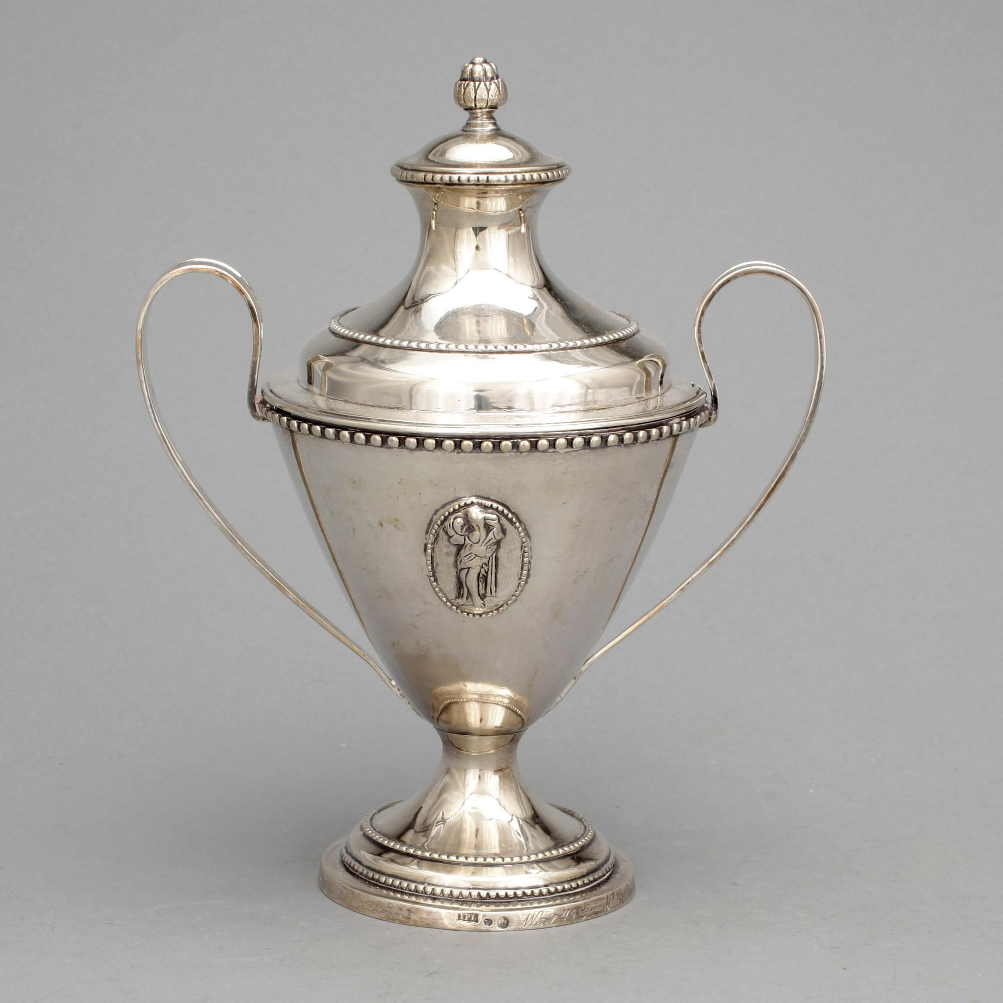 SOCKERSKÅL, silver, Johan Patrik Ljungström, Udevalla, (1808-30). Vikt ca 591 gram.