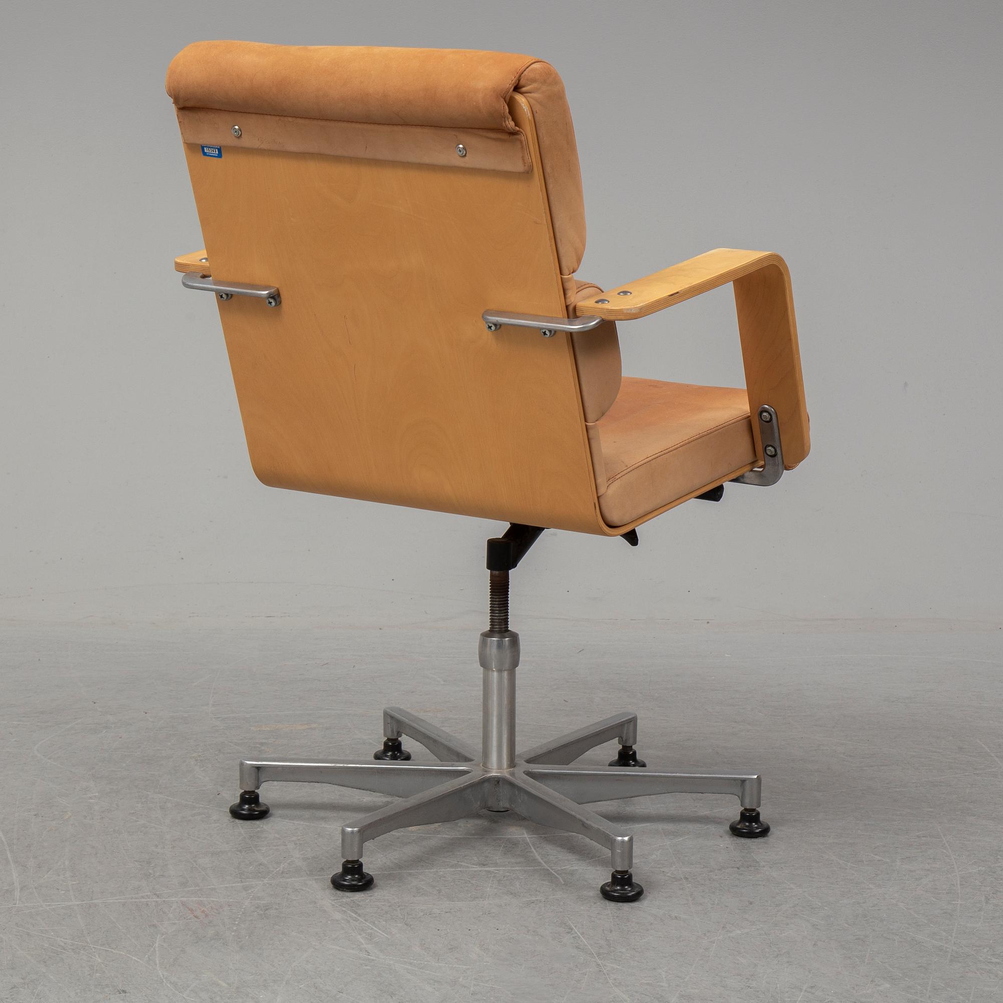 YRJÖ KUKKAPURO, a "Plaano" office chair, Avarte, Finland.