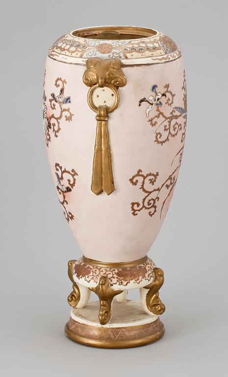 URNA MED LOCK, flintgods, Satsuma, Japan. Tidigt 1900-tal.