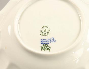 PARTI PORSLIN, 4 delar, "Blå blomst", Royal Copenhagen.