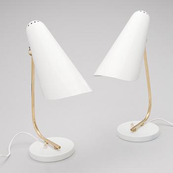 A pair of mid-20th century 'EV 86' desk lights for Itsu, Finland.