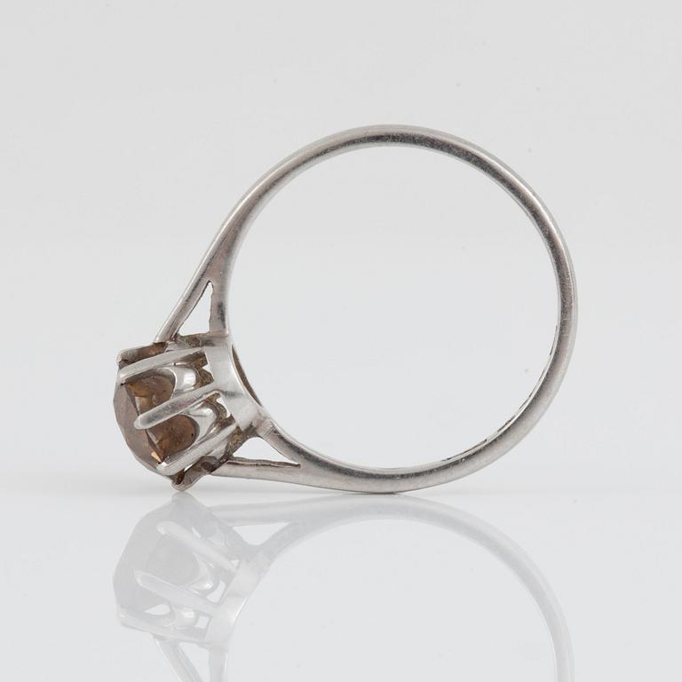 A 1.30 ct fancy brown old-cut diamond ring. Made by Hugo Strömdahl, Stockholm 1942.