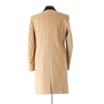 PARK HOUSE, a beige cotton coat.