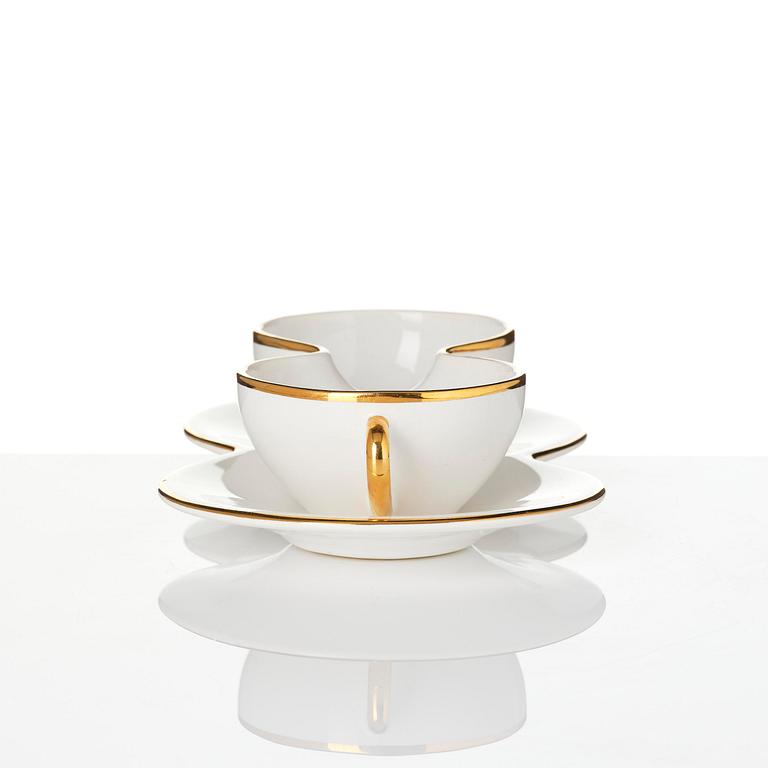 Mona Hatoum, "T42 (gold)".