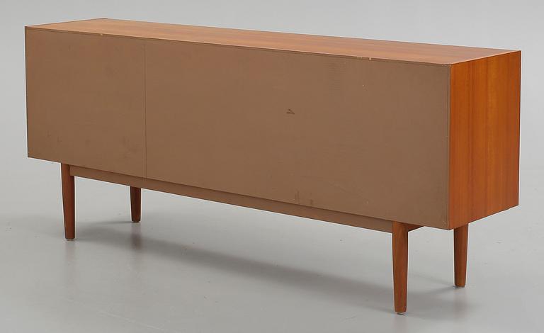 SIDEBOARD, "Trio", Nils Jonsson, Troeds, 1900-talets andra hälft.