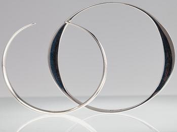 ARMRINGAR 2 st, silver, E. Granit 1962 samt med utländska stämplar. Vikt 32,7 cm.