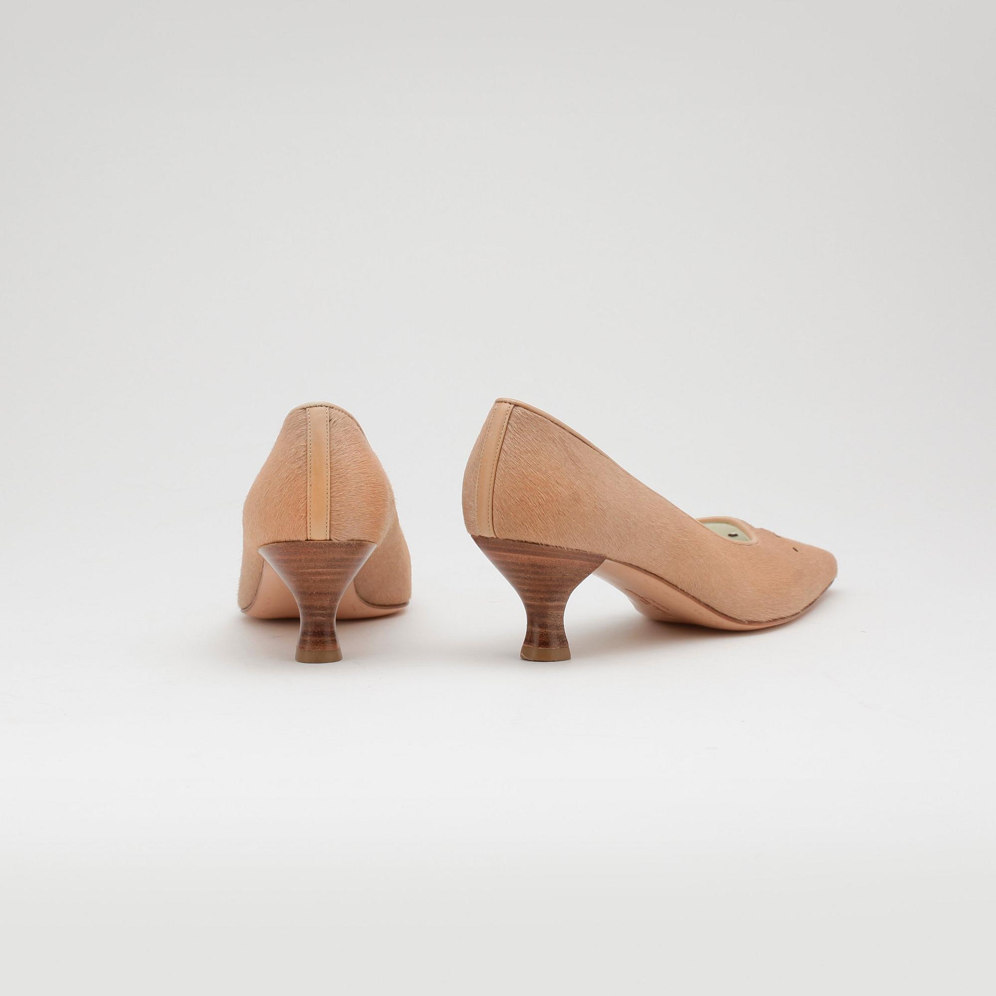 SALVATORE FERRAGAMO, ett par skor.