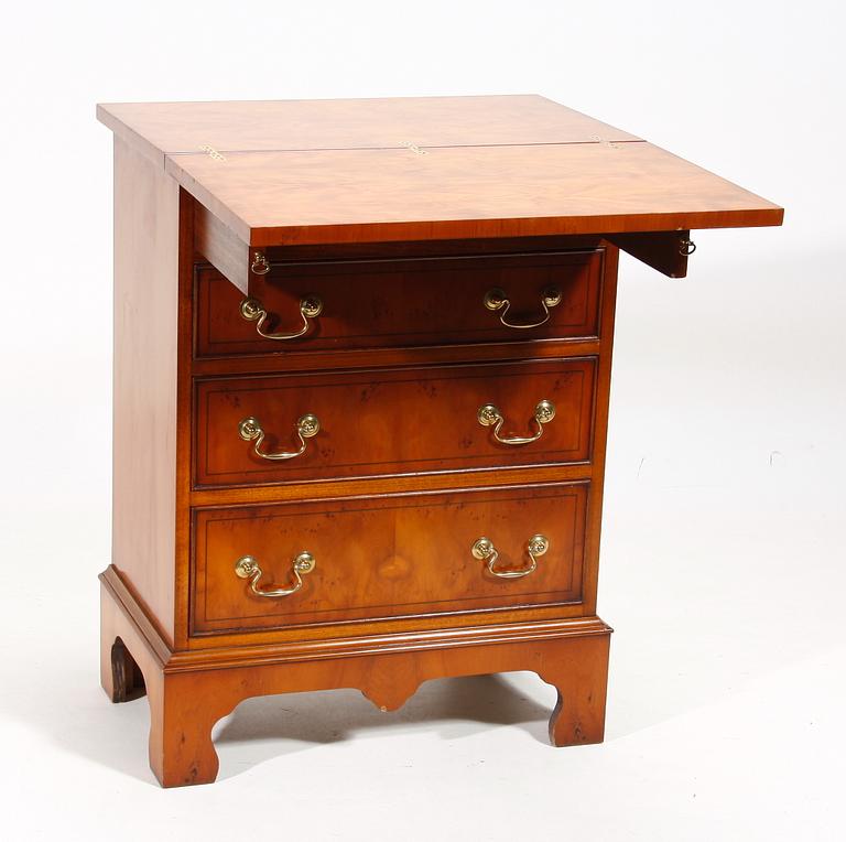 SKRIVBYRÅ. Engelsk stil.