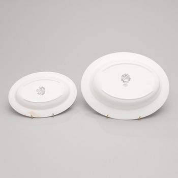 A 43-piece porcelain dinnerware set, "Blå blom", Gustavsberg.