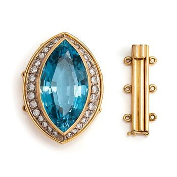 Pendant and clasp, 18K gold for a three-strand necklace, with a marquise-cut aquamarine and brilliant-cut diamonds.