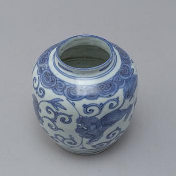 A blue and white jar, Ming dynasty, Wanli (1573-1620).