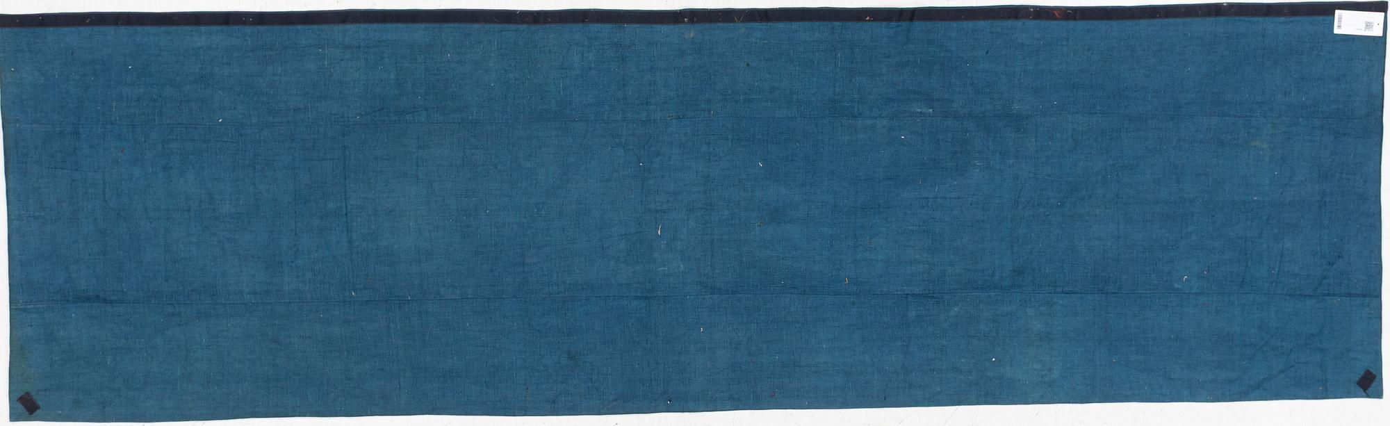Antikt kinesiskt sidenbroderi, sen Qingdynasti, ca 300 x 88 cm.