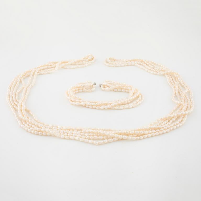 OLE LYNGGAARD,a cultured pearl necklace and bracelet.