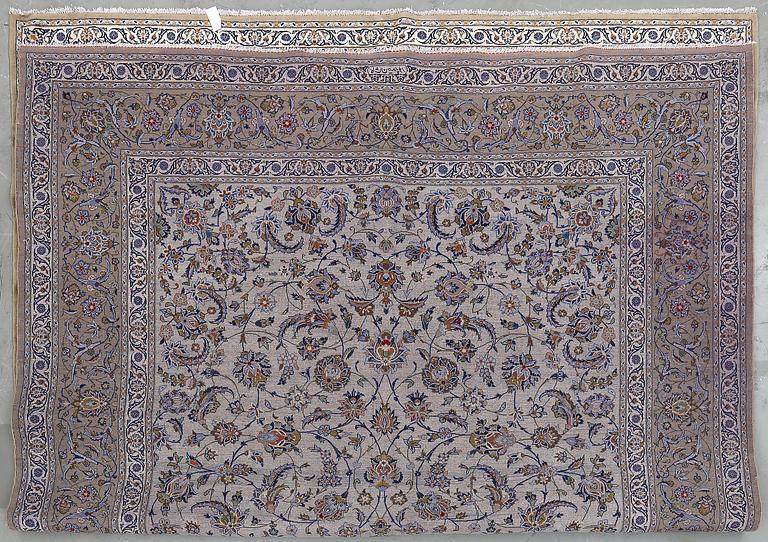 MATTA, Keshan, ca 427x307 cm.