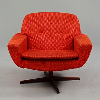 SOFFA samt FÅTÖLJ, Johannes Andersen, Trensum, 1900-talets andra hälft.