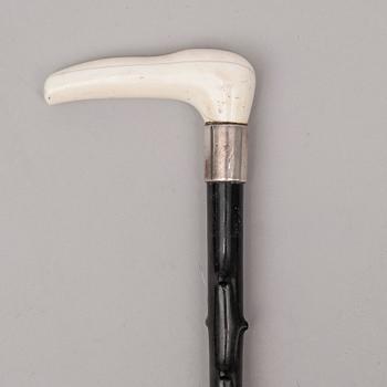 PROMENADKÄPP, trä, silver och ben, London, 1883.