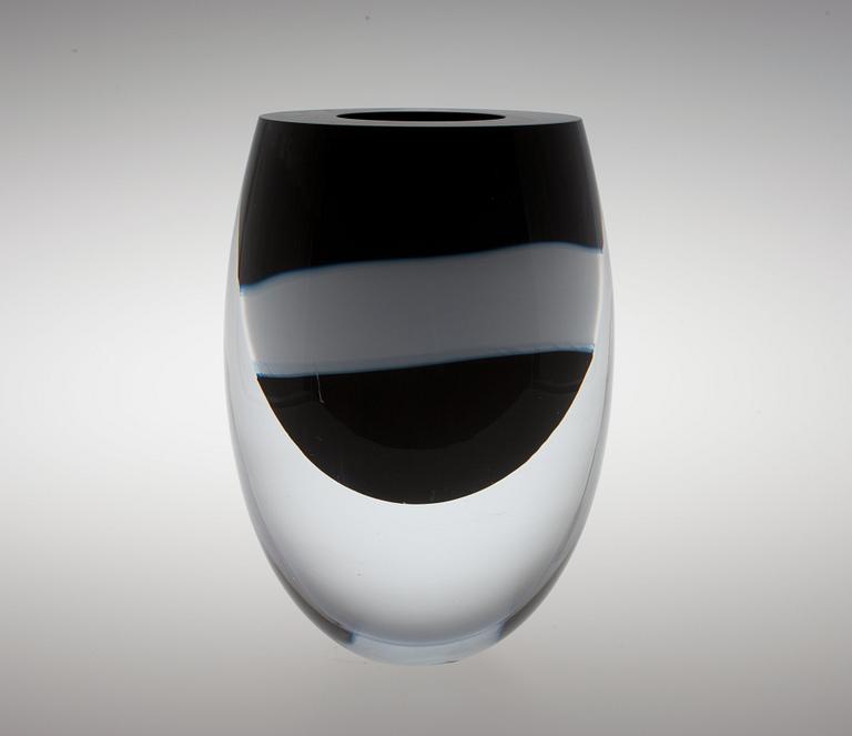 Timo Sarpaneva, A GLASS SCULPTURE.