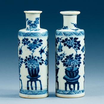 1886. A pair of blue and white vases, Qing dynasty, Kangxi (1662-1722).
