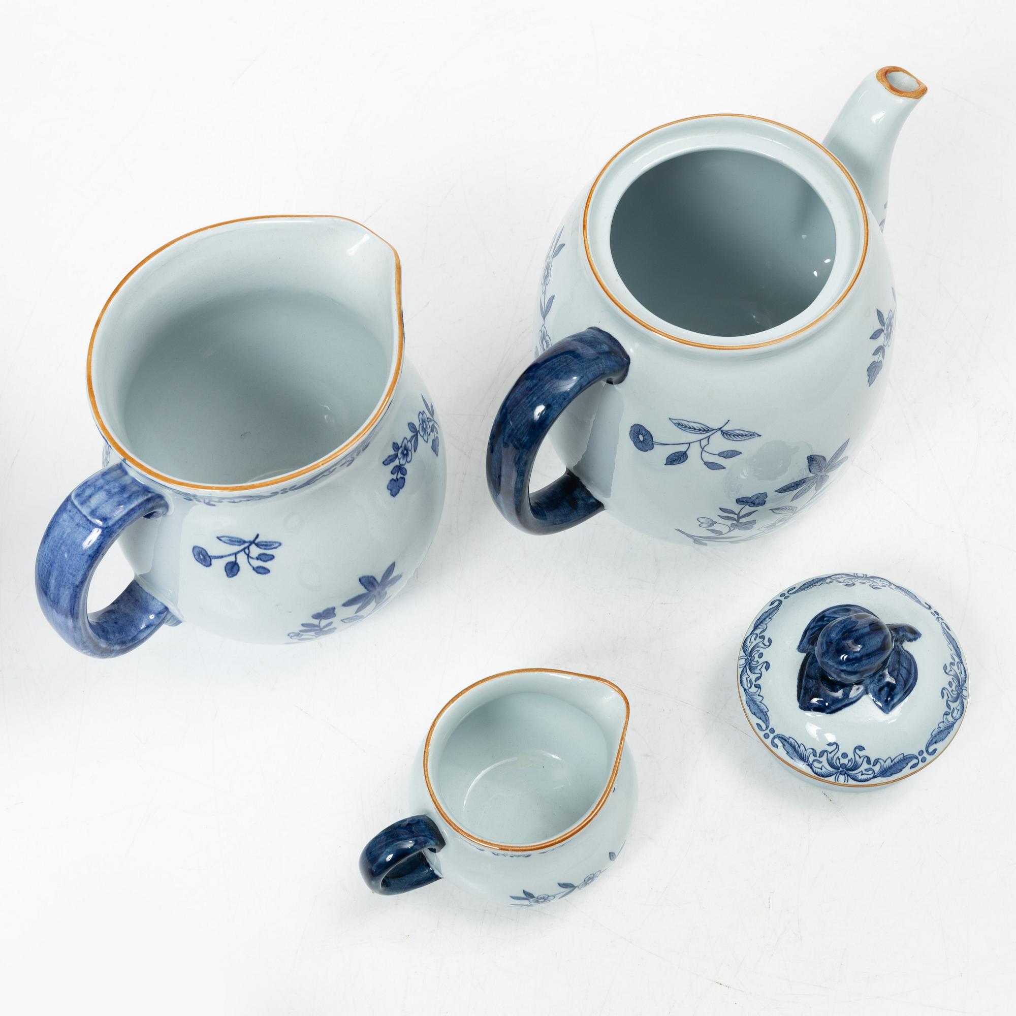 Matservis, 75 delar, "Ostindia", Rörstrand, samt en kinesisk tallrik, exportporslin, mönsterförlaga till "Ostindia".