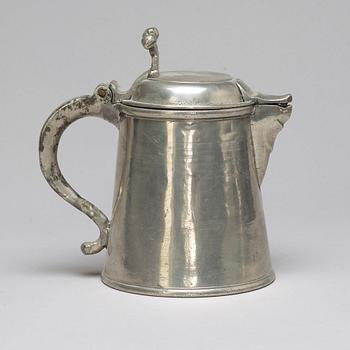 Eight pewter pieces, 18th/19th ct.