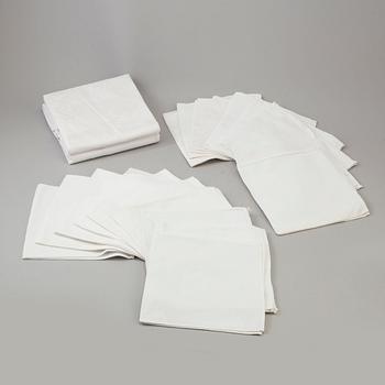 22 pieces of linen, 20th century.