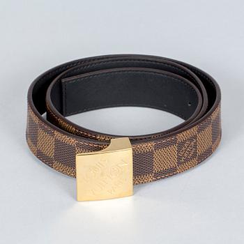 SKÄRP, Louis Vuitton.