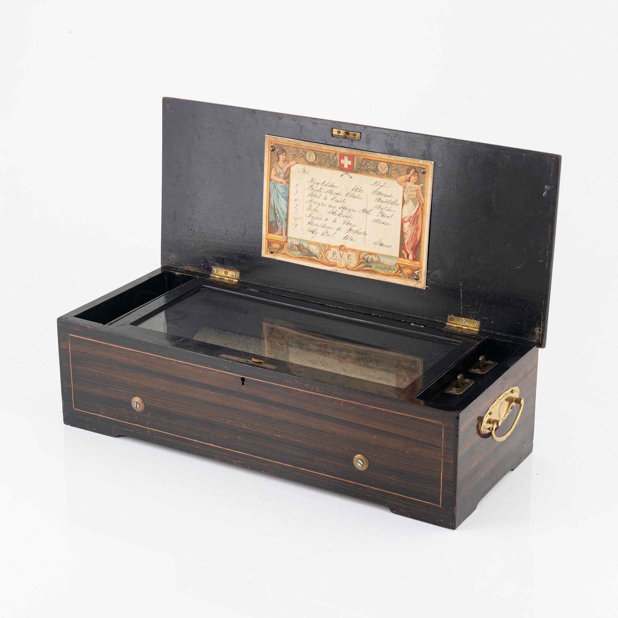 A music box, around the year 1900.