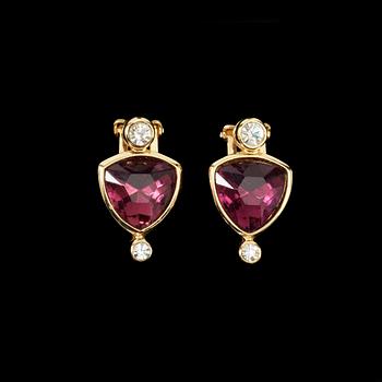 539. A pair of earrings by Christian Dior.