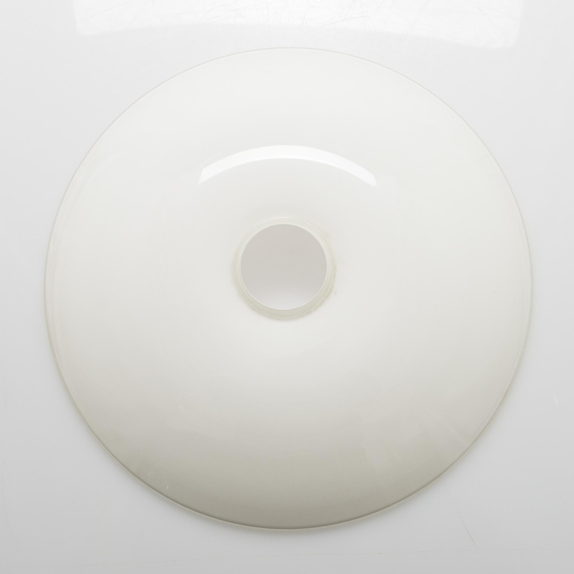 Poul Henningsen, bordslampa, "PH-4/3", för Louis Poulsen, Danmark.