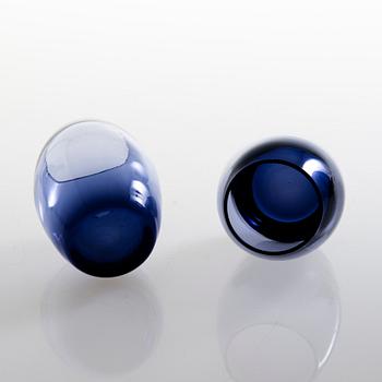 HELENA TYNELL, karahveja, 2 kpl ja juomalaseja, 6 kpl, "Pingviini", Riihimäen Lasi Oy. Tuotannossa 1964-1965.