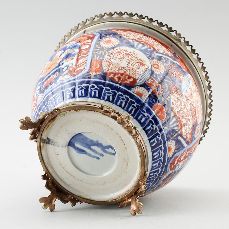 YTTERFODER, porslin, Imari, omkring år 1900.
