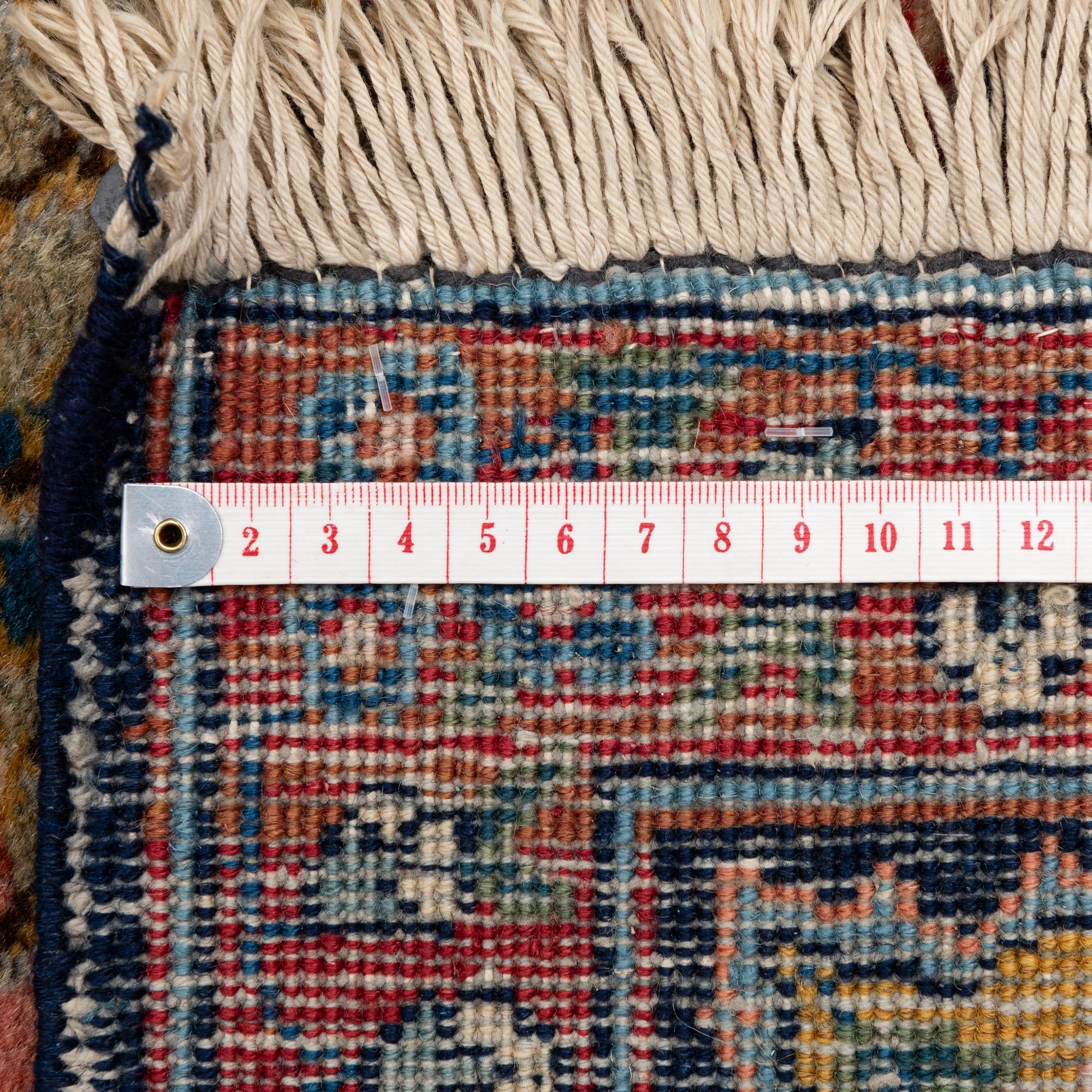 Carpet, oriental, 185 x 135 cm.