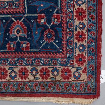 MATTO, a semi-antique Tabriz, ca 429,5 x 343,5 cm.