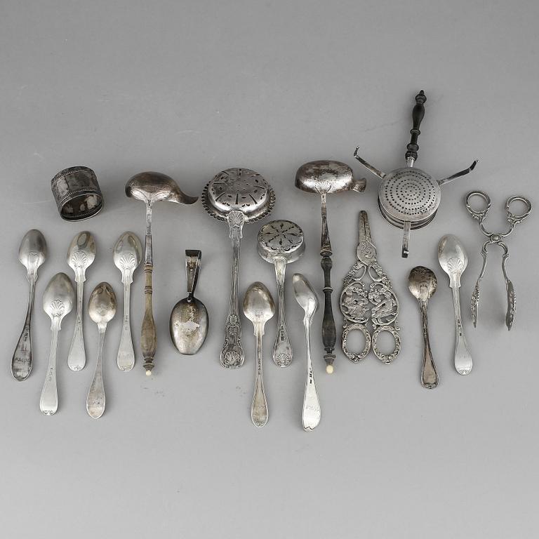 PARTI SILVERBESTICK, 18 delar, bla Åmål, mest Sverige och 1800-1900-tal. Tot ca 430 gram.