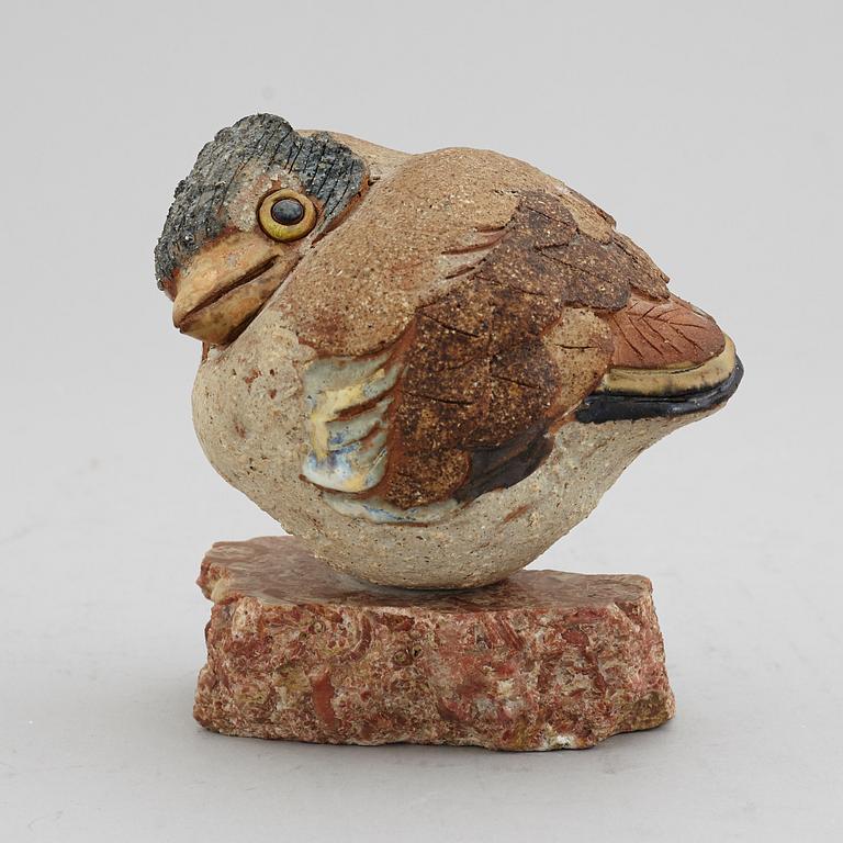 TYRA LUNDGREN, a stoneware sculpture of a bird, mid 20th century.