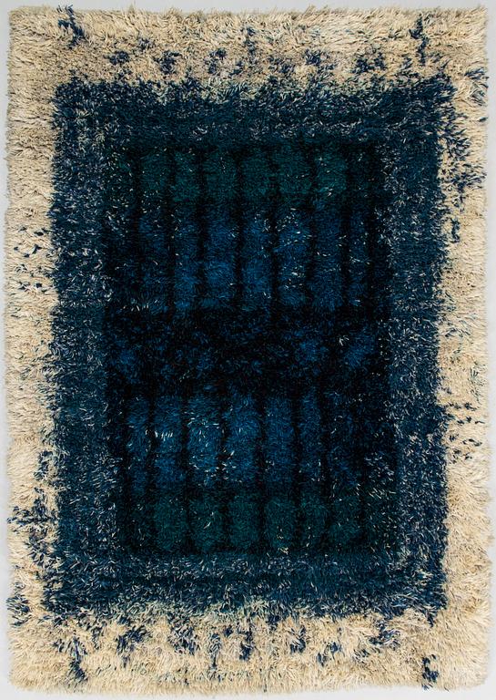 Terttu Tomero, a Finnish long pile ryijy rug for Neovius. Circa 170 x 115 cm.
