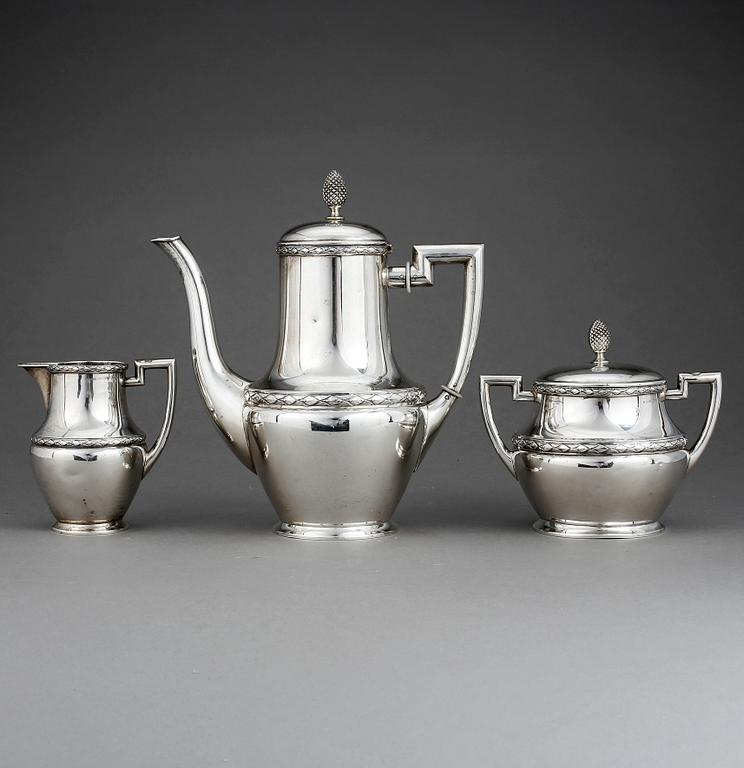 KAFFESERVIS, 3 delar, silver, CG Hallberg, Stockholm, 1912. Vikt 878 g.