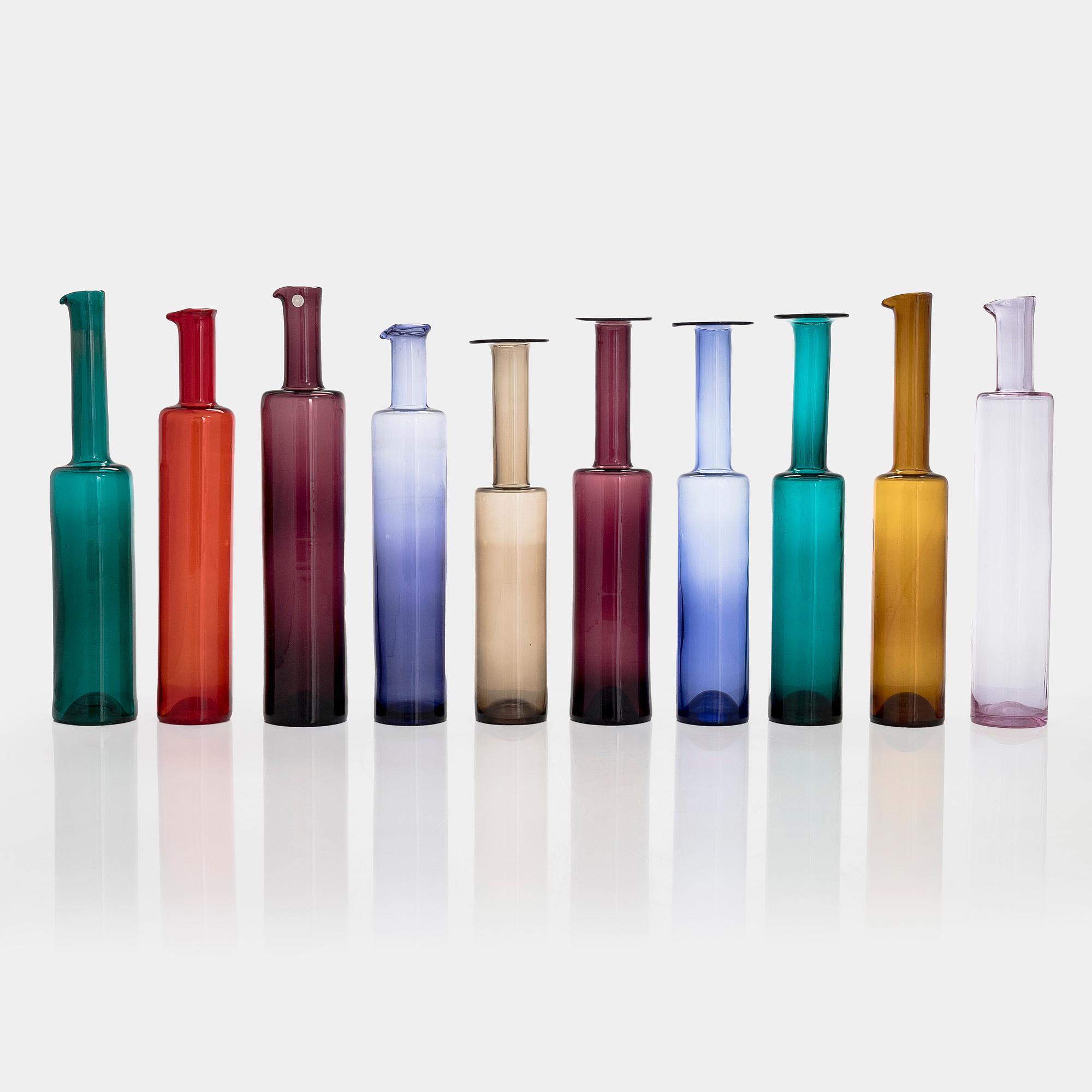 Nanny Still, flaskor, 10 st, signerade Riihimäen Lasi O.Y Nanny Still.