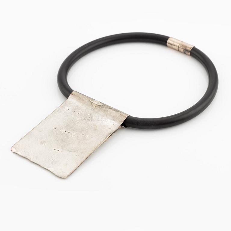 Karlheinz Sauer, a necklace, sterling silver and 18K gold, Västerås 1997.