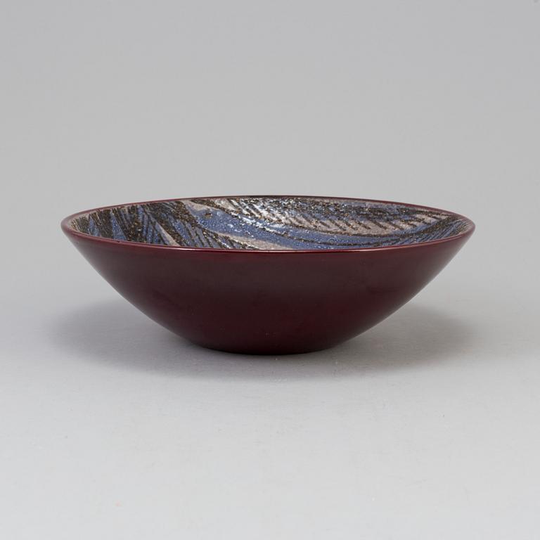 A 1950 / 60´s Ingrid Atterberg earthenware bowl from Uppsala Ekeby.