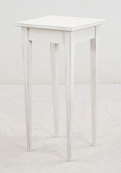 LAMPBORD, Gustaviansk stil, omkr sekelskiftet 1900.